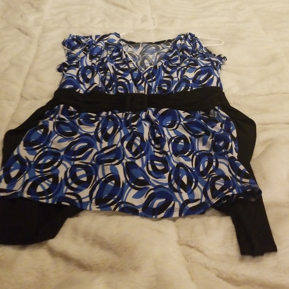 Maurices size large fun top euc LAST CHANCE!
